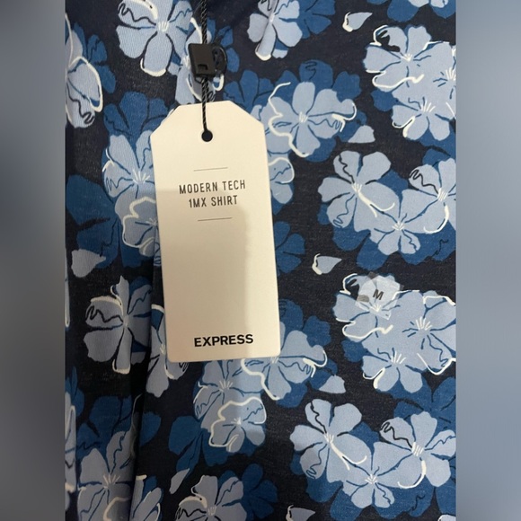 NEW EXPRESS BUTTON MENS DOWN SHIRT
MSRP $ 78 - Picture 4 of 11